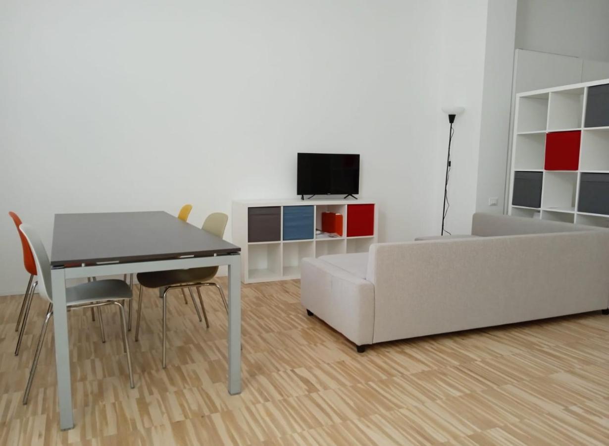 Апартаменты Open Space3 D'Apulia 11 Милан Экстерьер фото