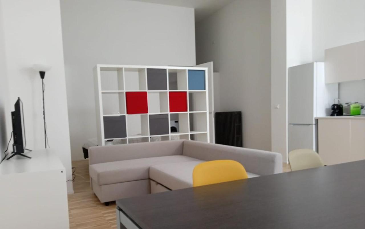 Апартаменты Open Space3 D'Apulia 11 Милан Экстерьер фото